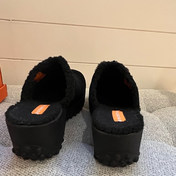 EXCELLENT NWOT ROCKET DOG FRAN BLACK SUEDE CLIG SLIP ON WOMEN SHOES 8, fur lined - Picture 9 of 11